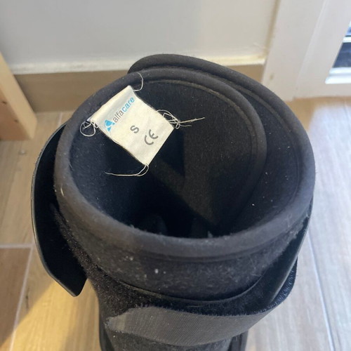 Orthopedic boot used, size small