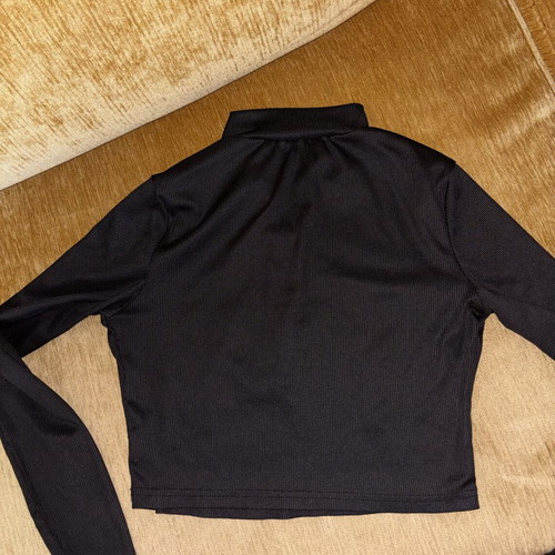 Shein black cropped top with zipper, like new, size M