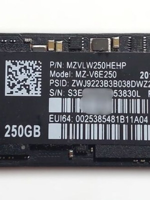 Samsung 960 EVO NVMe M.2 SSD 250GB като нов, размер 2280