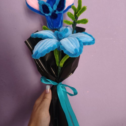 Stich handmade flower bouquet