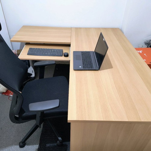 Corner desk with drawer and executive mesh chair like new