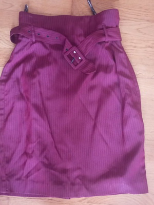Pinstripe pencil skirt damaskini/burgundy like new with belt