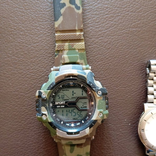 Men's watches used, set of 3, green and silver