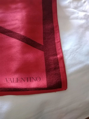 Копринена пашмина шал Valentino употребяван, автентичен