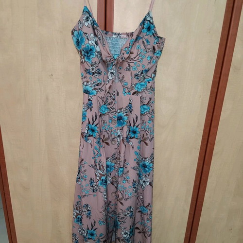 Midi floral dress S/M like new in sapio apple shade with blue flowers