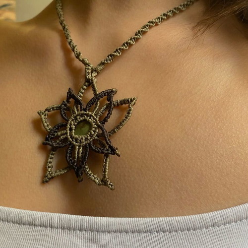 Macrame handmade necklace like new, black and green