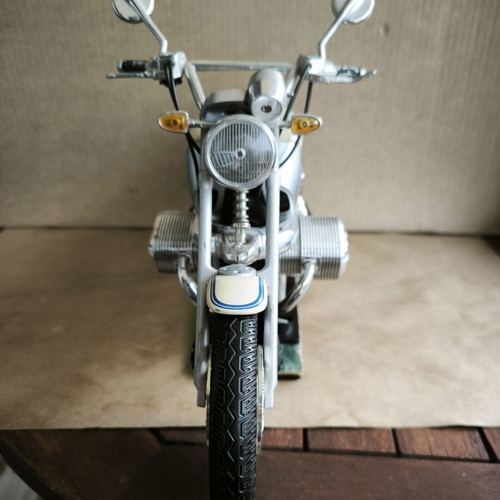 New Ray BMW R1200C 1/6 Scale Motorcycle model like new