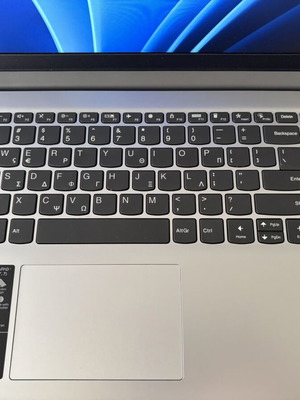 Laptop Lenovo IdeaPad 1 15,6 ιντσών σαν καινούργιο, Ryzen 3, 16GB RAM, 450GB SSD