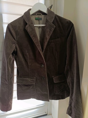 Benetton women's jacket dark brown, like new, slim fit