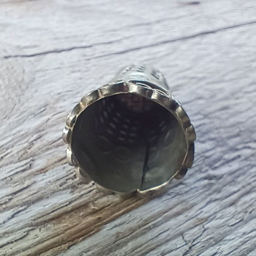 Vintage silver thimble with filigree design like new