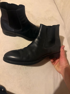 Prada boots like new, black, size 42