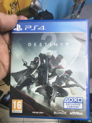 PS4 controller like new with cable and 3 games