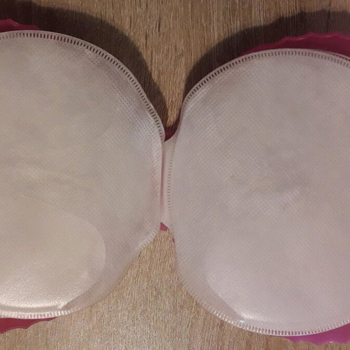 CD case like new, holds 16 CDs