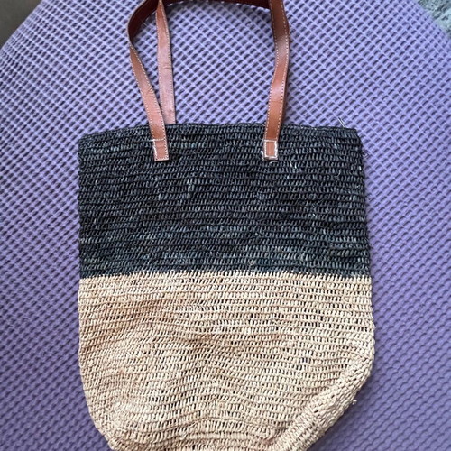 Raffia shoulder bag used minimally