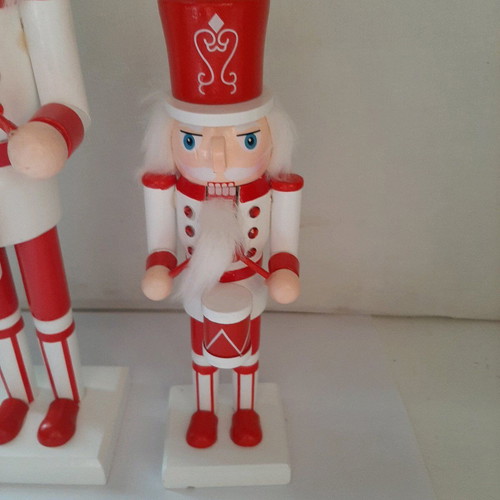 Wooden vintage nutcrackers like new, set of 2