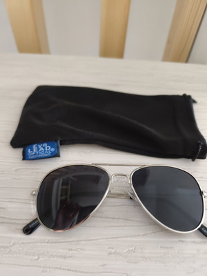 Eyelead children's sunglasses with polarized lenses, like new, black