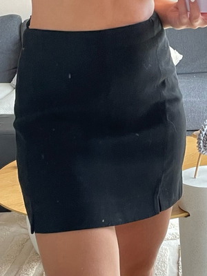 Black mini skirt used, size L/40