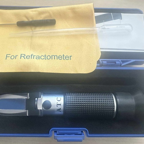 Refractometer new with calibration water and full kit