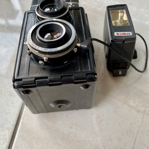 Lubitel 2 TLR Medium Format Camera with Kako Flash like new