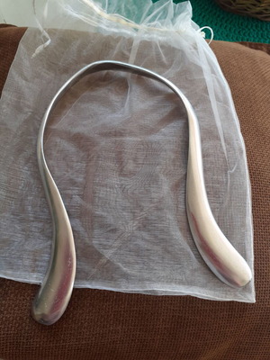 Sculpted silver necklace like new, unique design from Italy