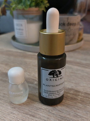 Origins Plantscription Youth Renewing face oil used with Darphin gift