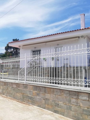 Μονοκατοικία στους Αγίους Αποστόλους Αττικής κοντά στη θάλασσα, ολική ανακαίνιση