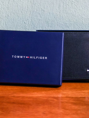 Πορτοφόλι Tommy Hilfiger καινούργιο, μαύρο, με κουτί