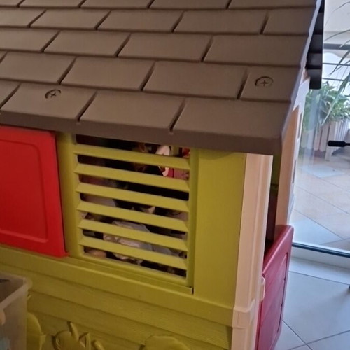 Garden playhouse like new