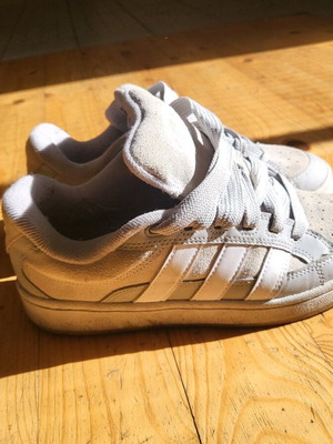 Adidas Originals Campus 00s αθλητικά σαν καινούργια, γκρι και μπεζ