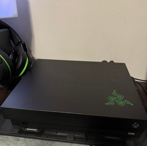 Xbox one x 1TB