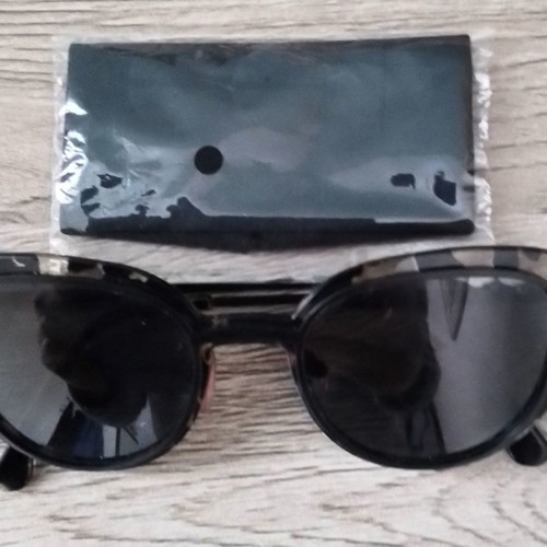 Komono sunglasses like new, black and grey
