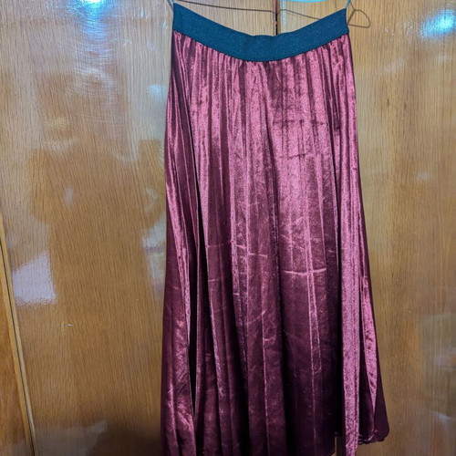 Pink Woman midi pleated skirt with velvet effect size medium, used