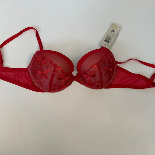 Red lace bra Triumph new with underwire and light padding size 85B
