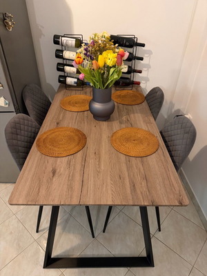 Σετ τραπέζι με καρέκλες σαν καινούργιο, τραπέζι με επέκταση και αλεκιαστό ύφασμα