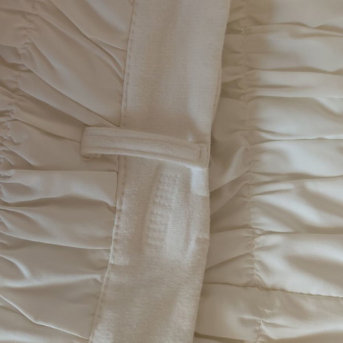 White mini skirt with ruffles, like new