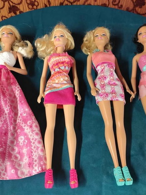 Barbie Fashionistas 2010 dolls used, set of 4