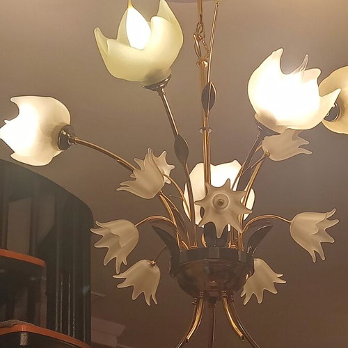 Chandelier with five illuminated flowers like new
