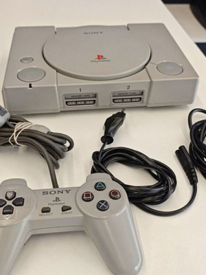 Конзола PlayStation (PS1) като нова с контролер и кабели