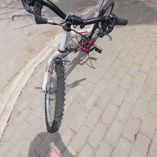 Clermont Magusta 24 Bike used, Shimano 18 Speed, pink