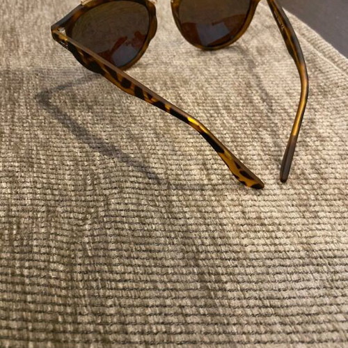 White Shark sunglasses new with blue lens and brown frame