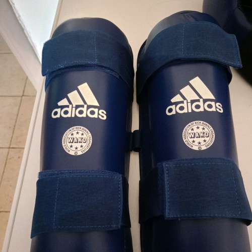 Adidas shin guards almost new, worn once
