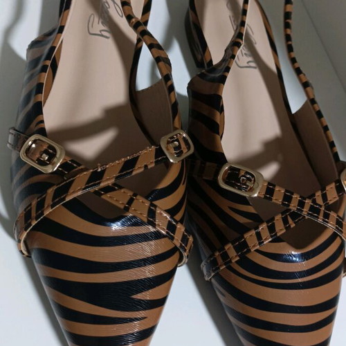 Pointed Slingback Shoes with Cross Straps