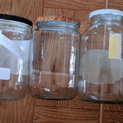 Glass jars set of 5 with lids, new, 1kg capacity for honey and food