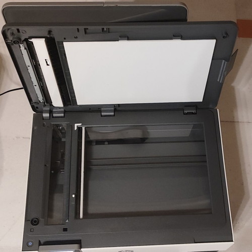 HP OfficeJet 8013 color multifunction printer like new with WiFi and Mobile Print