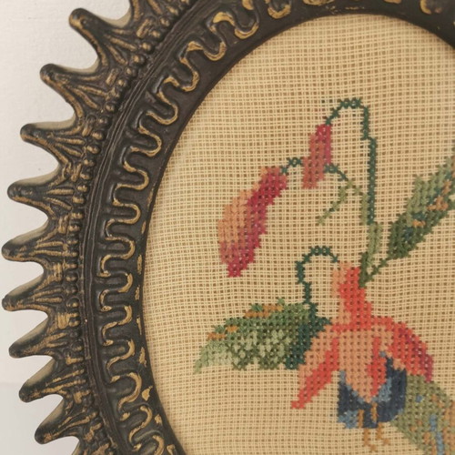 Oval embroidery frame used, 1960s vintage, made of celluloid