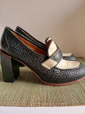 See by Chloe leather shoes used, size 38, black and white