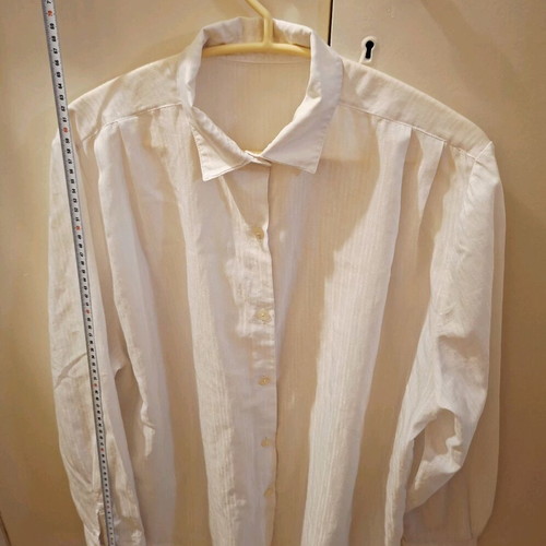 White women's shirt XL like new