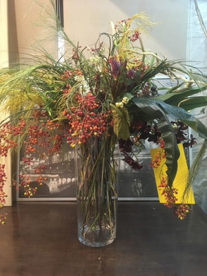 Vase with artificial flowers used, washable and flexible