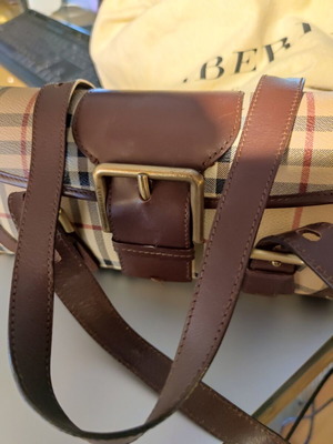 Burberry bag like new