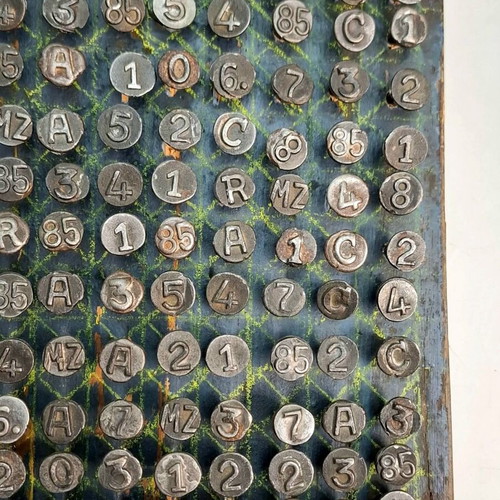 Αντίκες καρφιά επισήμανσης ελληνικών σιδηροδρόμων, 180 κομμάτια